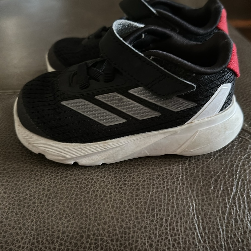 Adidas - Picture 2 of 4